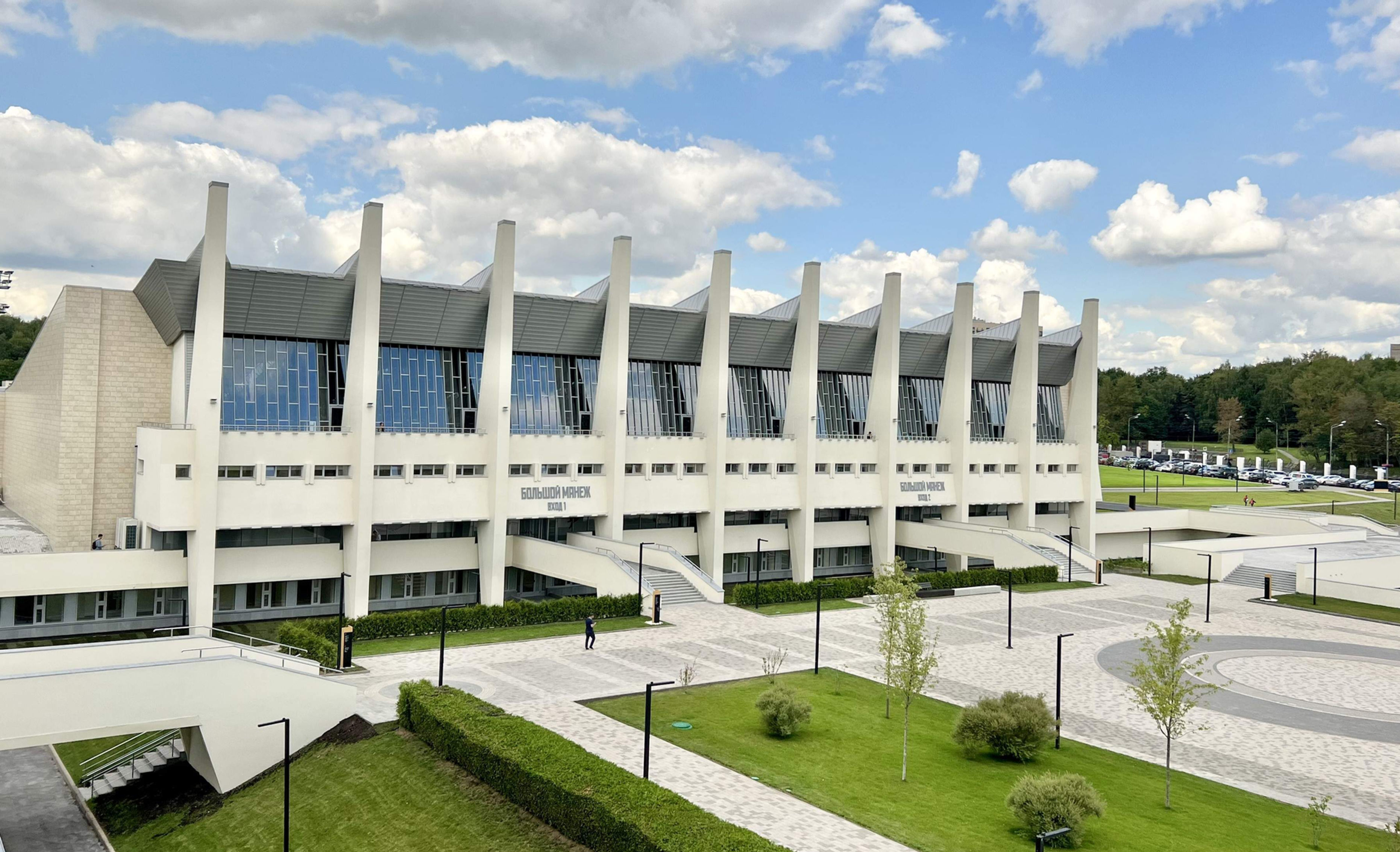 Реконструкция центрального здания КСК «Битца»